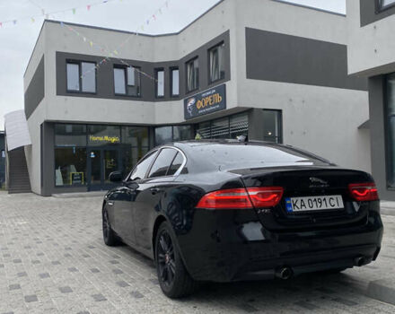 Черный Ягуар XE, объемом двигателя 2 л и пробегом 141 тыс. км за 14800 $, фото 4 на Automoto.ua