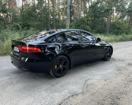 Черный Ягуар XE, объемом двигателя 2 л и пробегом 120 тыс. км за 12000 $, фото 6 на Automoto.ua