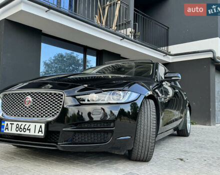 Черный Ягуар XE, объемом двигателя 2 л и пробегом 203 тыс. км за 16500 $, фото 1 на Automoto.ua