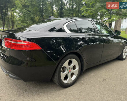 Черный Ягуар XE, объемом двигателя 2 л и пробегом 124 тыс. км за 13900 $, фото 4 на Automoto.ua