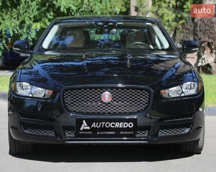 Черный Ягуар XE, объемом двигателя 2 л и пробегом 128 тыс. км за 16500 $, фото 1 на Automoto.ua