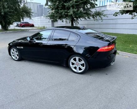 Черный Ягуар XE, объемом двигателя 2 л и пробегом 100 тыс. км за 15500 $, фото 3 на Automoto.ua
