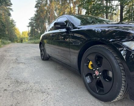 Черный Ягуар XE, объемом двигателя 2 л и пробегом 120 тыс. км за 12000 $, фото 9 на Automoto.ua