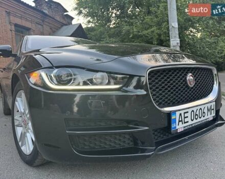 Черный Ягуар XE, объемом двигателя 2 л и пробегом 90 тыс. км за 18100 $, фото 1 на Automoto.ua