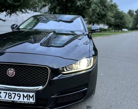 Черный Ягуар XE, объемом двигателя 2 л и пробегом 100 тыс. км за 15500 $, фото 1 на Automoto.ua