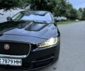 Черный Ягуар XE, объемом двигателя 2 л и пробегом 100 тыс. км за 15500 $, фото 1 на Automoto.ua
