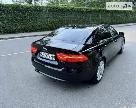 Черный Ягуар XE, объемом двигателя 2 л и пробегом 100 тыс. км за 15500 $, фото 5 на Automoto.ua