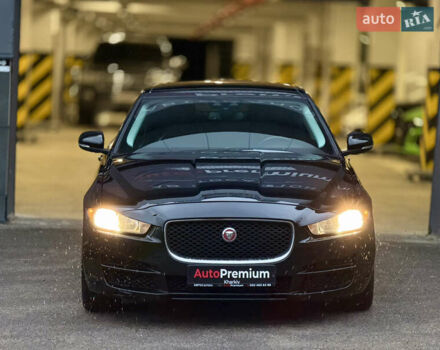 Черный Ягуар XE, объемом двигателя 2 л и пробегом 139 тыс. км за 14000 $, фото 3 на Automoto.ua