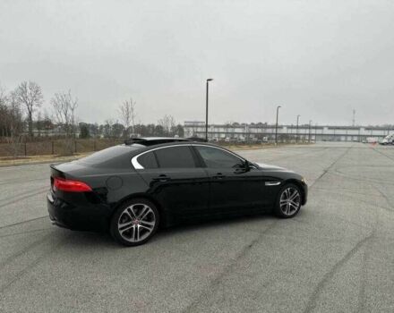 Черный Ягуар XE, объемом двигателя 2 л и пробегом 58 тыс. км за 3100 $, фото 4 на Automoto.ua