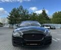 Черный Ягуар XE, объемом двигателя 2 л и пробегом 56 тыс. км за 18500 $, фото 3 на Automoto.ua
