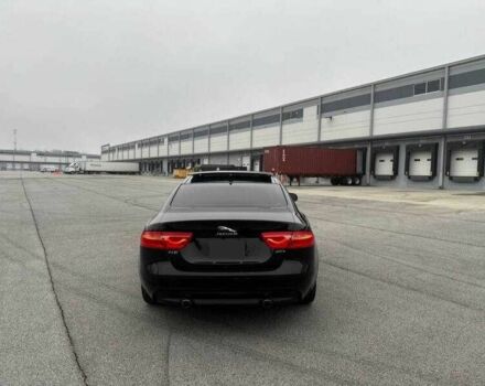 Черный Ягуар XE, объемом двигателя 2 л и пробегом 58 тыс. км за 3100 $, фото 3 на Automoto.ua