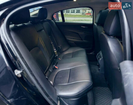 Черный Ягуар XE, объемом двигателя 2 л и пробегом 139 тыс. км за 14000 $, фото 16 на Automoto.ua