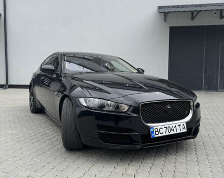 Черный Ягуар XE, объемом двигателя 2 л и пробегом 88 тыс. км за 18001 $, фото 3 на Automoto.ua