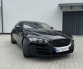 Черный Ягуар XE, объемом двигателя 2 л и пробегом 88 тыс. км за 18001 $, фото 3 на Automoto.ua