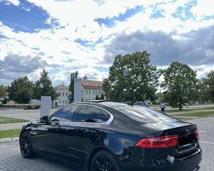 Черный Ягуар XE, объемом двигателя 2 л и пробегом 56 тыс. км за 18500 $, фото 8 на Automoto.ua