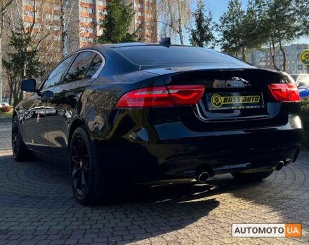 Черный Ягуар XE, объемом двигателя 2 л и пробегом 132 тыс. км за 16500 $, фото 4 на Automoto.ua