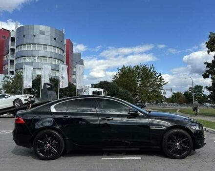 Черный Ягуар XE, объемом двигателя 2 л и пробегом 56 тыс. км за 18500 $, фото 6 на Automoto.ua