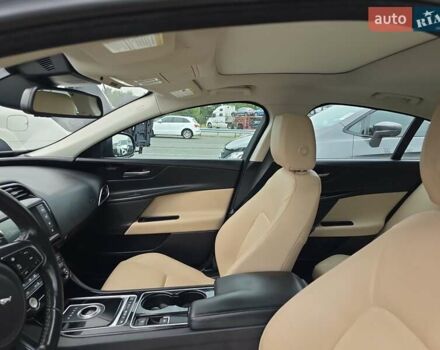Чорний Ягуар XE, об'ємом двигуна 3 л та пробігом 107 тис. км за 10500 $, фото 9 на Automoto.ua