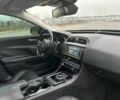 Черный Ягуар XE, объемом двигателя 2 л и пробегом 58 тыс. км за 3100 $, фото 12 на Automoto.ua