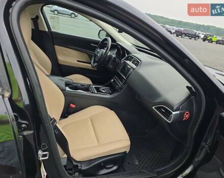 Чорний Ягуар XE, об'ємом двигуна 3 л та пробігом 107 тис. км за 10500 $, фото 11 на Automoto.ua