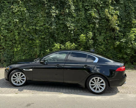 Черный Ягуар XE, объемом двигателя 2 л и пробегом 78 тыс. км за 16900 $, фото 3 на Automoto.ua
