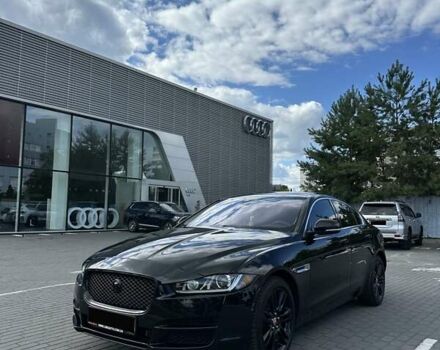 Черный Ягуар XE, объемом двигателя 2 л и пробегом 56 тыс. км за 18500 $, фото 1 на Automoto.ua
