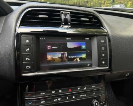 Чорний Ягуар XE, об'ємом двигуна 3 л та пробігом 66 тис. км за 13100 $, фото 9 на Automoto.ua