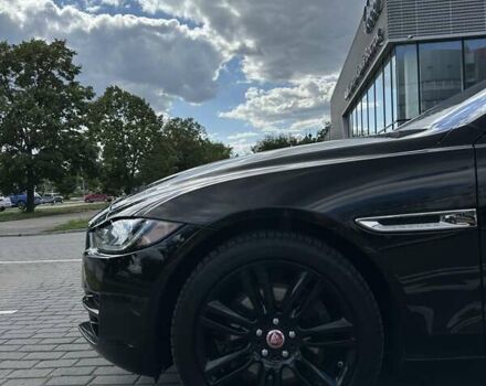 Черный Ягуар XE, объемом двигателя 2 л и пробегом 56 тыс. км за 18500 $, фото 11 на Automoto.ua