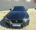 Черный Ягуар XE, объемом двигателя 2 л и пробегом 137 тыс. км за 15800 $, фото 2 на Automoto.ua