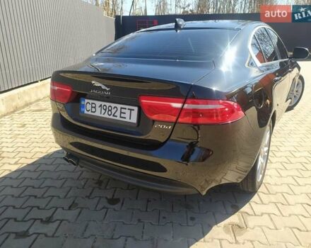 Черный Ягуар XE, объемом двигателя 2 л и пробегом 137 тыс. км за 15800 $, фото 4 на Automoto.ua