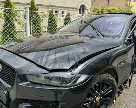 Черный Ягуар XE, объемом двигателя 2 л и пробегом 96 тыс. км за 5000 $, фото 1 на Automoto.ua