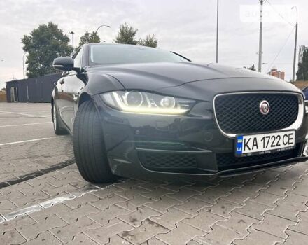 Черный Ягуар XE, объемом двигателя 2 л и пробегом 71 тыс. км за 23500 $, фото 16 на Automoto.ua