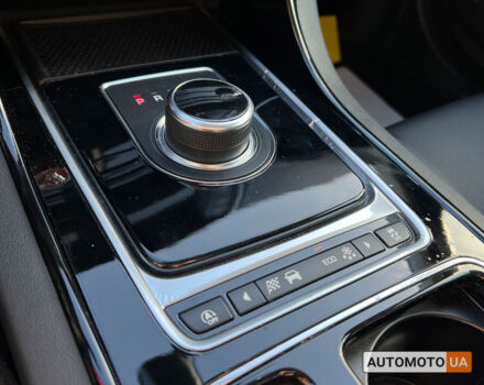 Черный Ягуар XE, объемом двигателя 2 л и пробегом 132 тыс. км за 16500 $, фото 17 на Automoto.ua