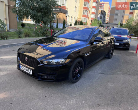 Черный Ягуар XE, объемом двигателя 2 л и пробегом 117 тыс. км за 13600 $, фото 2 на Automoto.ua