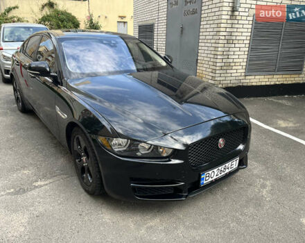 Черный Ягуар XE, объемом двигателя 2 л и пробегом 117 тыс. км за 13600 $, фото 6 на Automoto.ua