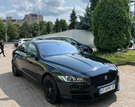 Черный Ягуар XE, объемом двигателя 2 л и пробегом 140 тыс. км за 17500 $, фото 2 на Automoto.ua