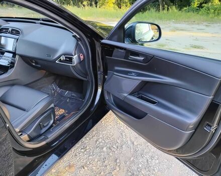 Чорний Ягуар XE, об'ємом двигуна 2 л та пробігом 49 тис. км за 6900 $, фото 11 на Automoto.ua