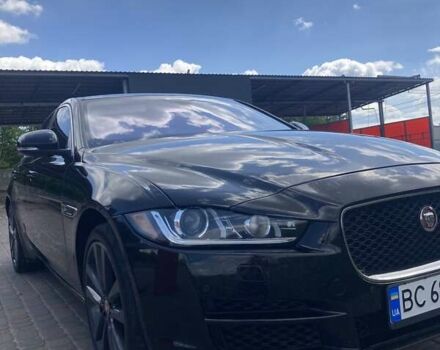 Черный Ягуар XE, объемом двигателя 2 л и пробегом 83 тыс. км за 25899 $, фото 1 на Automoto.ua
