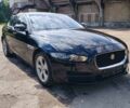 Черный Ягуар XE, объемом двигателя 2 л и пробегом 150 тыс. км за 21397 $, фото 1 на Automoto.ua