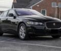 Черный Ягуар XE, объемом двигателя 2 л и пробегом 77 тыс. км за 3350 $, фото 1 на Automoto.ua