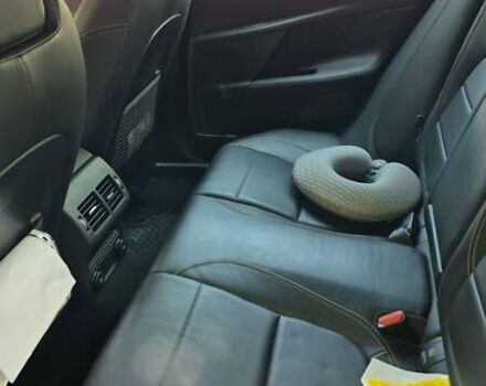 Чорний Ягуар XE, об'ємом двигуна 2 л та пробігом 58 тис. км за 25000 $, фото 2 на Automoto.ua