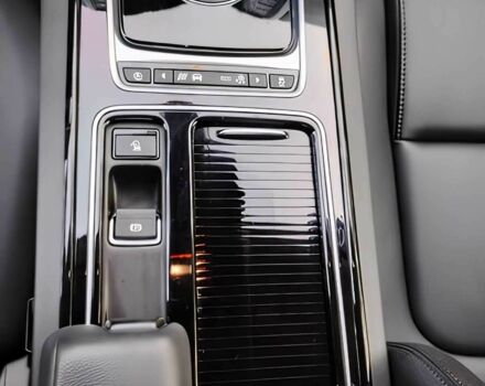 Чорний Ягуар XE, об'ємом двигуна 2 л та пробігом 49 тис. км за 6900 $, фото 9 на Automoto.ua