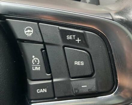 Черный Ягуар XE, объемом двигателя 2 л и пробегом 83 тыс. км за 25899 $, фото 22 на Automoto.ua