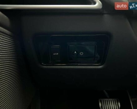 Чорний Ягуар XE, об'ємом двигуна 2 л та пробігом 109 тис. км за 17490 $, фото 16 на Automoto.ua