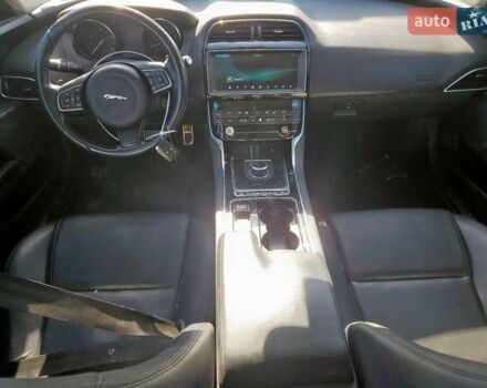 Черный Ягуар XE, объемом двигателя 2 л и пробегом 146 тыс. км за 3600 $, фото 6 на Automoto.ua