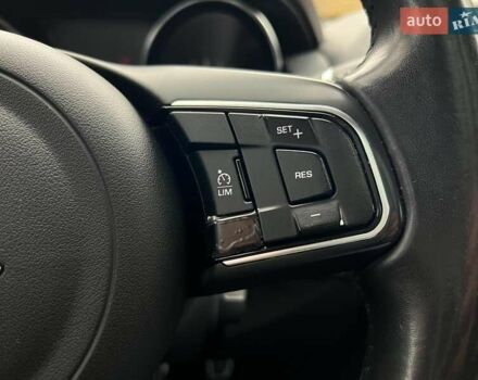 Чорний Ягуар XE, об'ємом двигуна 2 л та пробігом 109 тис. км за 17490 $, фото 15 на Automoto.ua