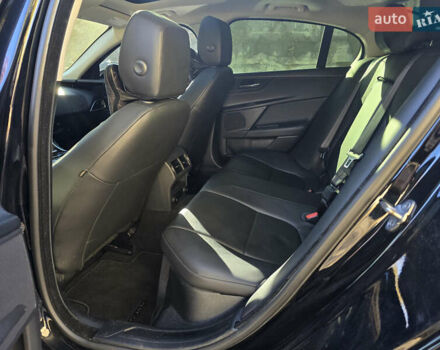 Черный Ягуар XE, объемом двигателя 2 л и пробегом 107 тыс. км за 18800 $, фото 29 на Automoto.ua