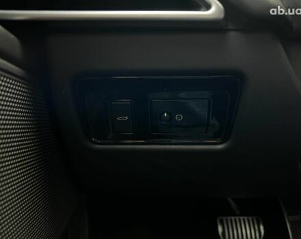 Чорний Ягуар XE, об'ємом двигуна 2 л та пробігом 109 тис. км за 17490 $, фото 16 на Automoto.ua