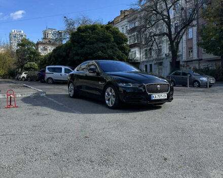 Черный Ягуар XE, объемом двигателя 2 л и пробегом 69 тыс. км за 22000 $, фото 1 на Automoto.ua