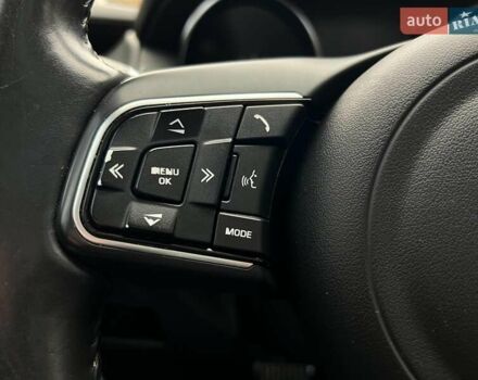 Чорний Ягуар XE, об'ємом двигуна 2 л та пробігом 109 тис. км за 17490 $, фото 14 на Automoto.ua